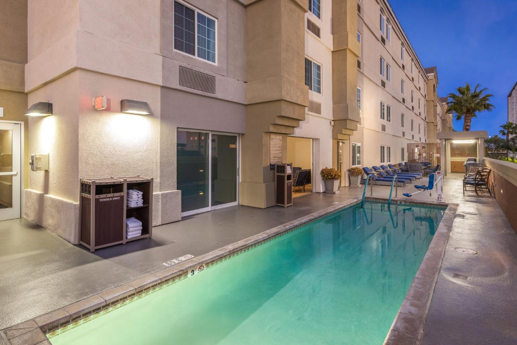 Candlewood Suites Anaheim - Resort Area By Ihg Eksteriør bilde